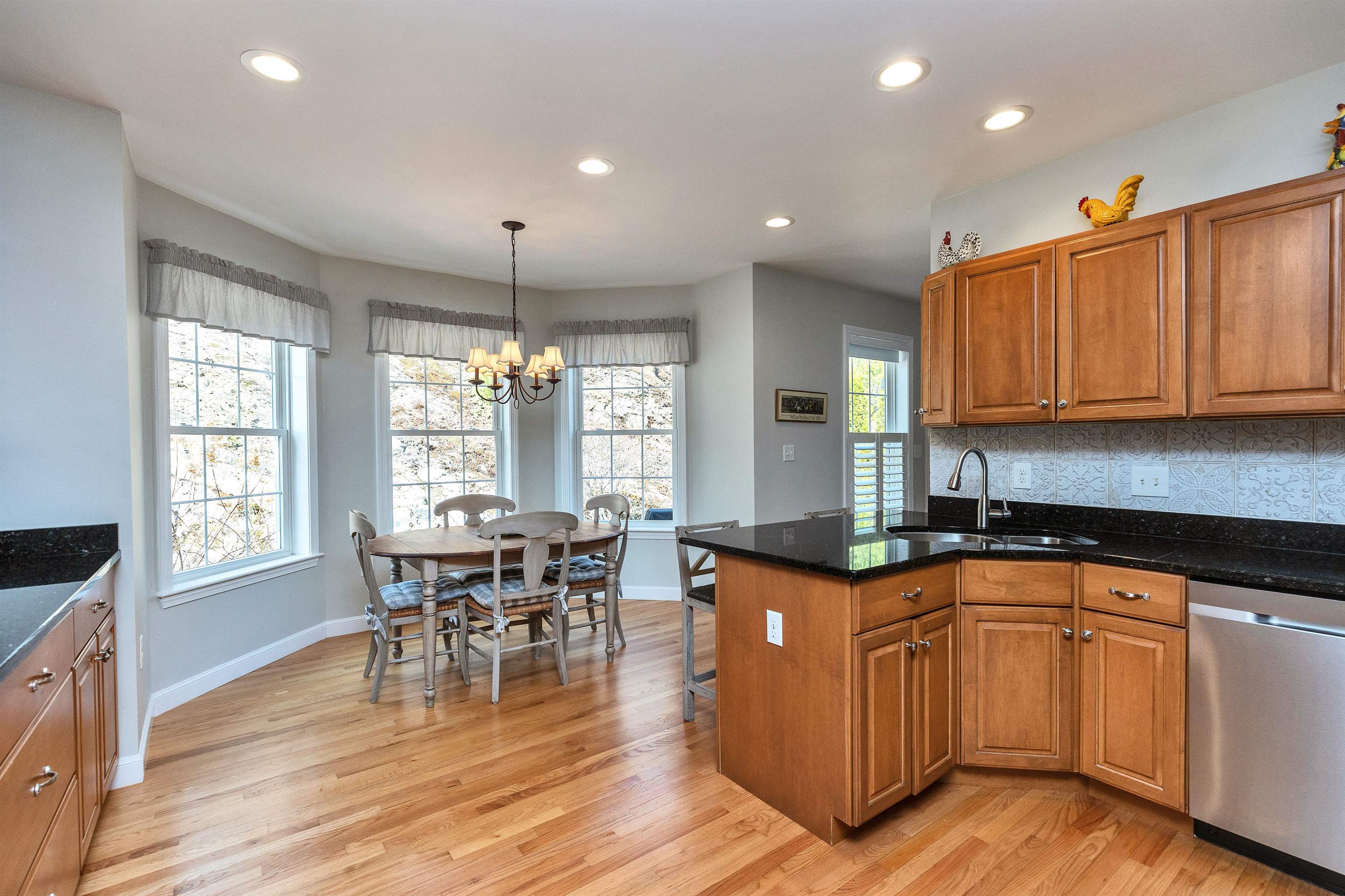 280 Sylvan Lane Manchester, NH 03102 - Photo 19 of 60