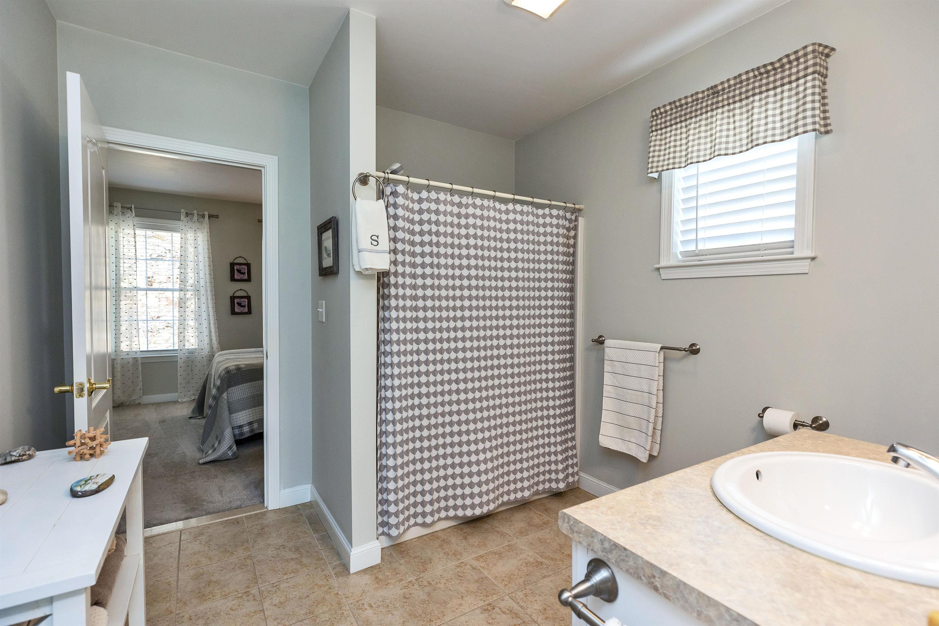 280 Sylvan Lane Manchester, NH 03102 - Photo 30 of 60