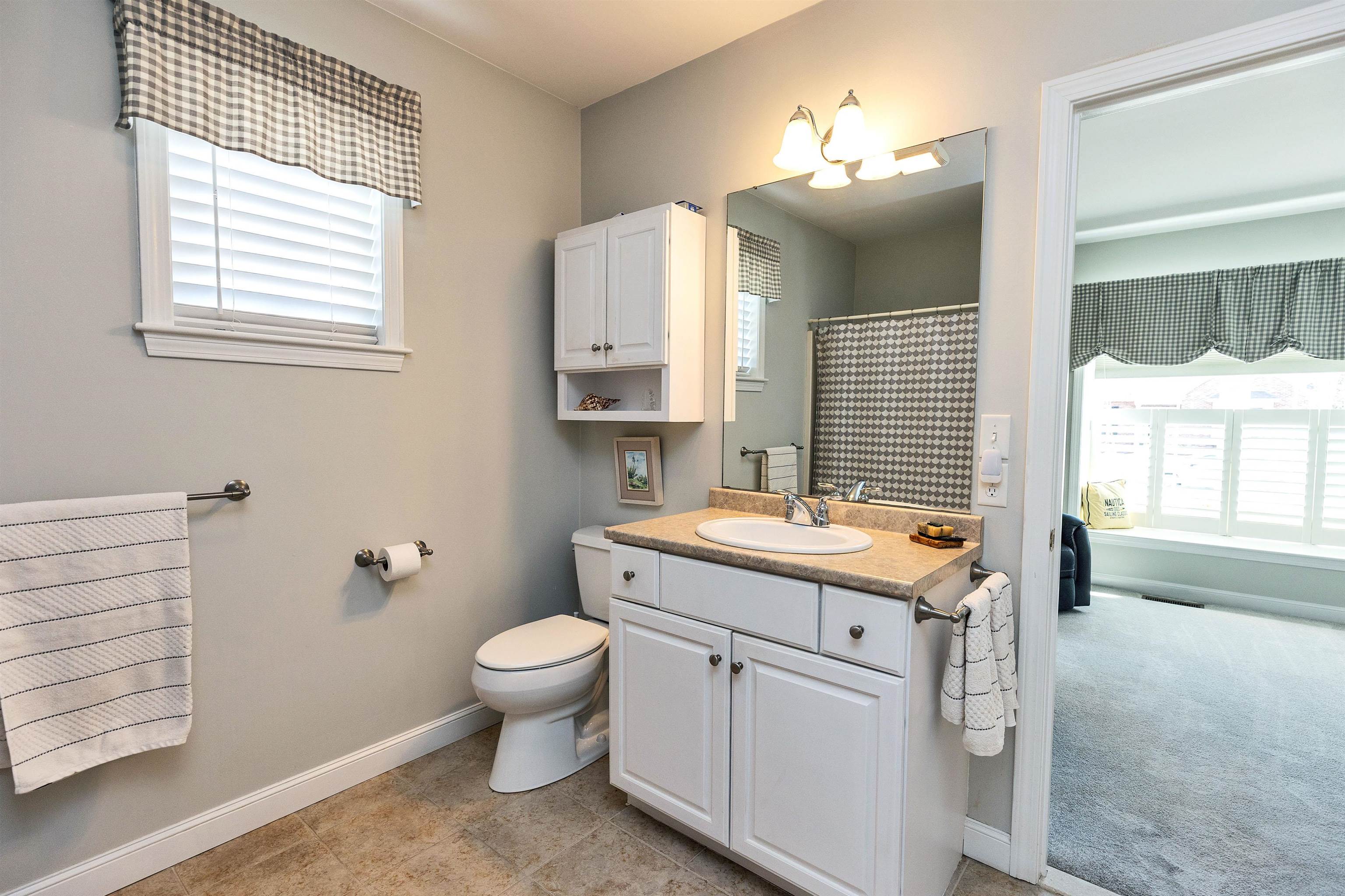 280 Sylvan Lane Manchester, NH 03102 - Photo 31 of 60
