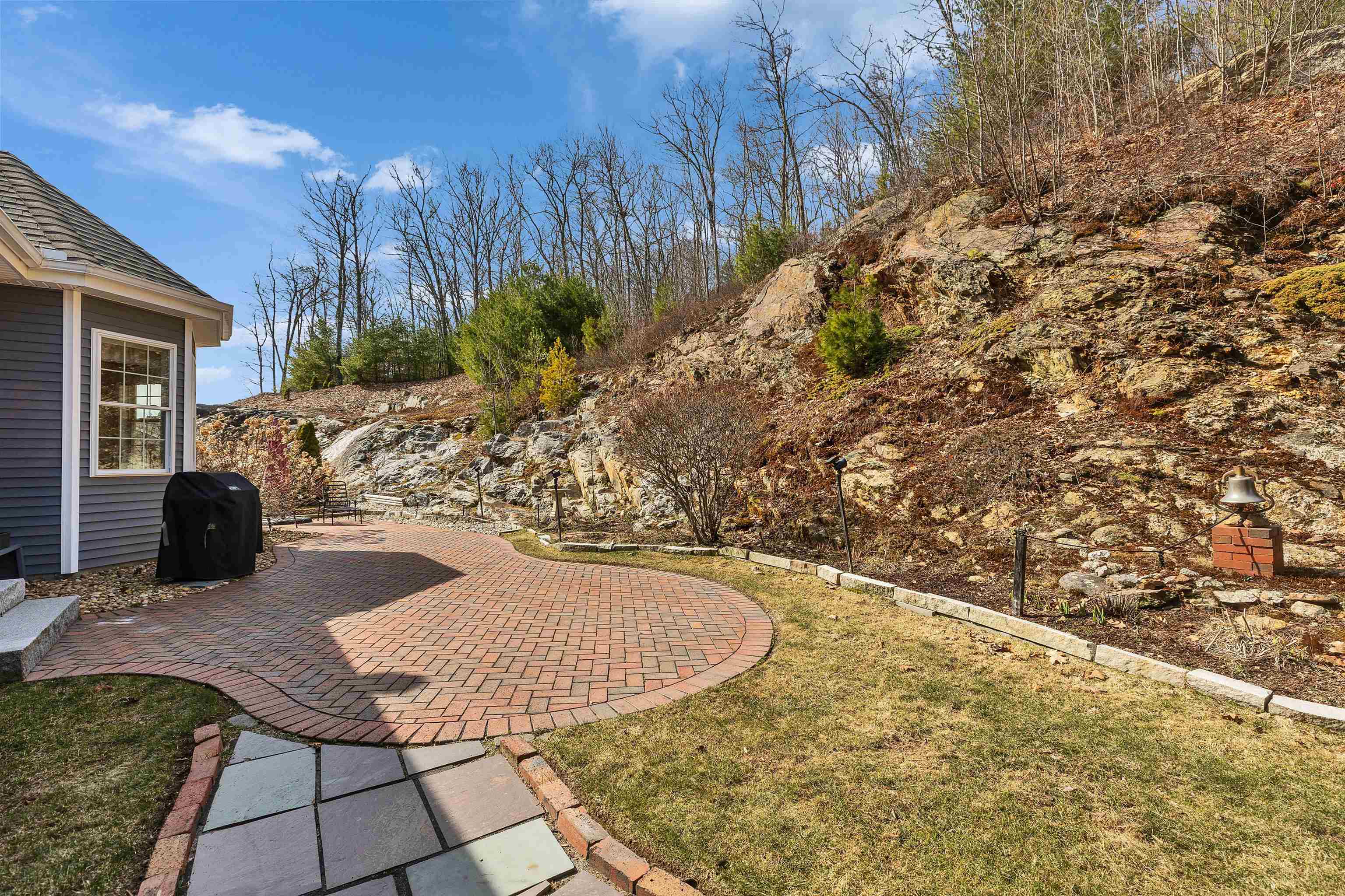 280 Sylvan Lane Manchester, NH 03102 - Photo 49 of 60