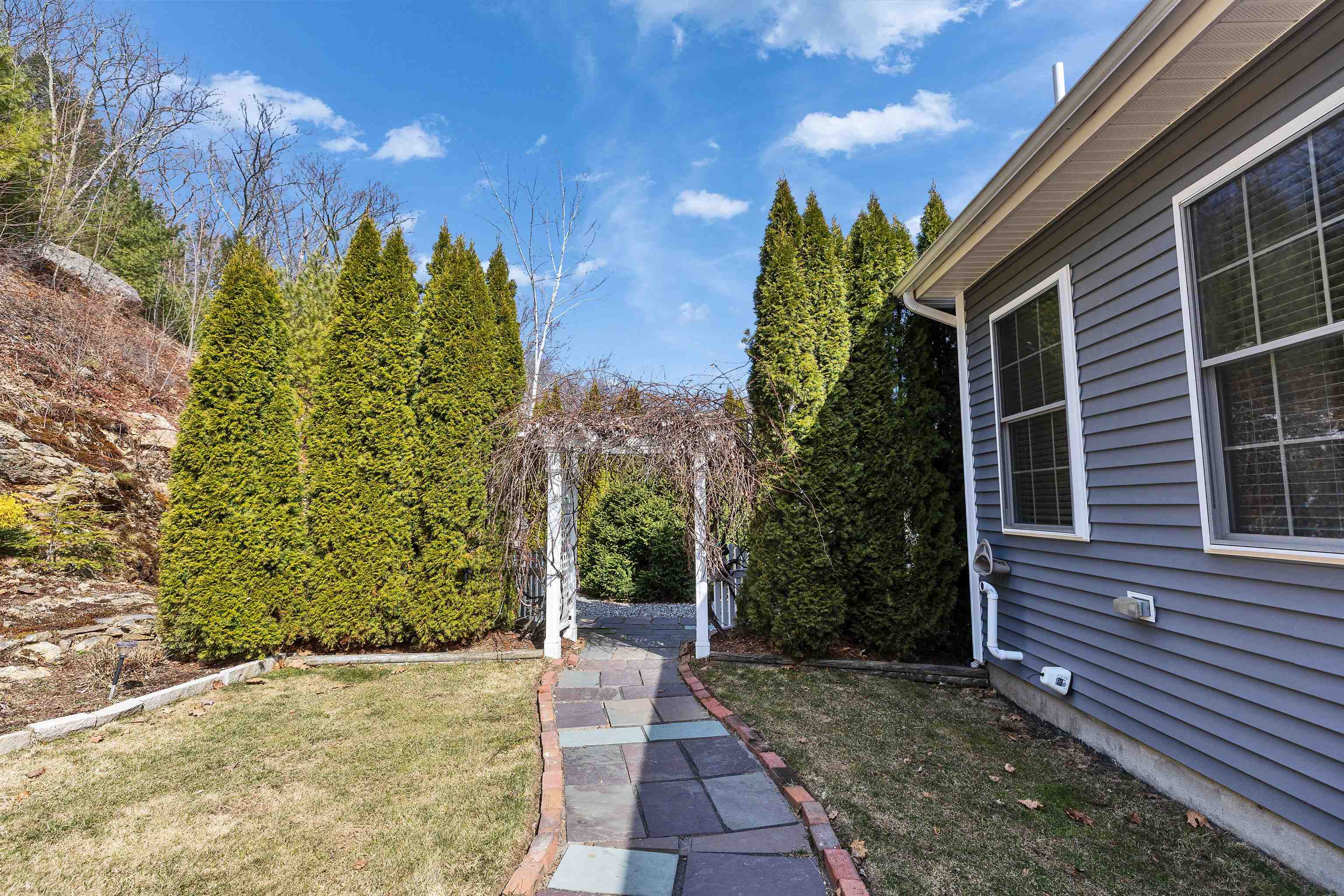 280 Sylvan Lane Manchester, NH 03102 - Photo 50 of 60