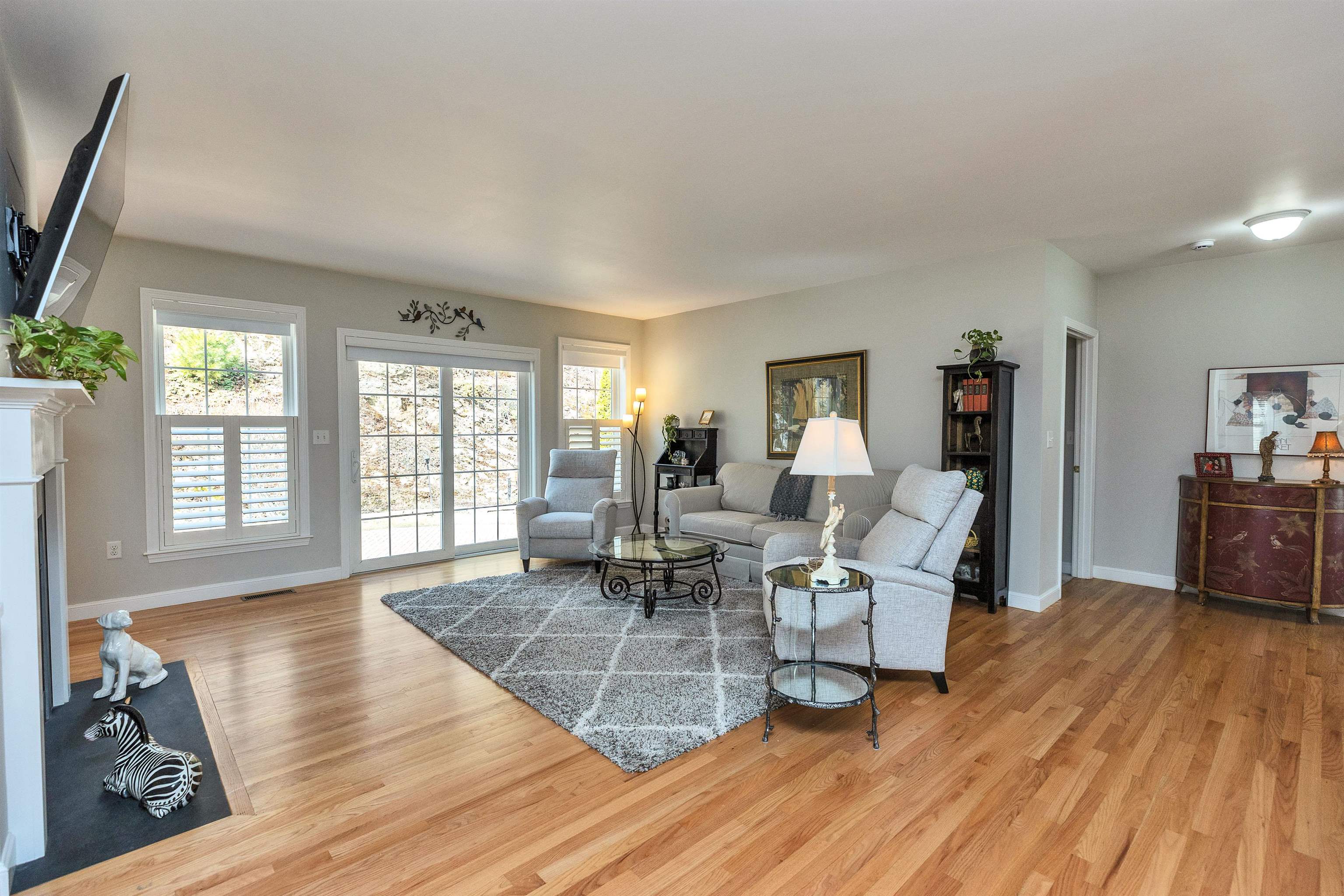 280 Sylvan Lane Manchester, NH 03102 - Photo 7 of 60