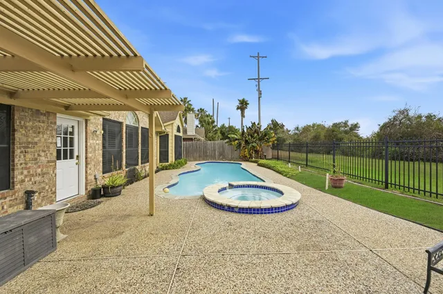 $410,000 | 3213 Crimson Coast Drive, League City, TX 77573