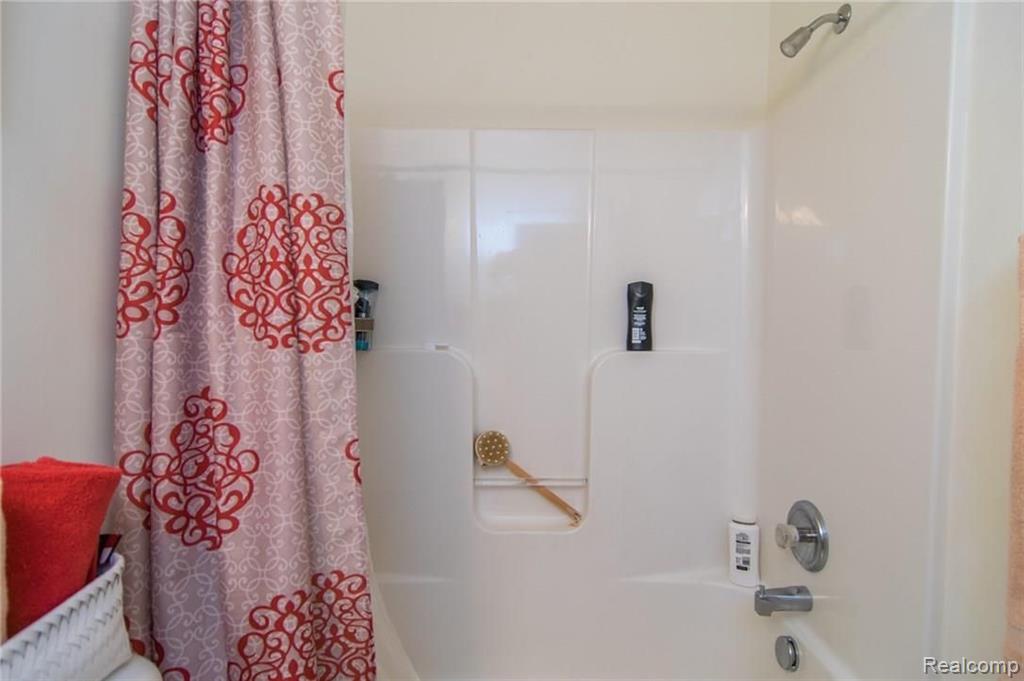 11684 Farmington Road Livonia, MI 48150 - Photo 29 of 35