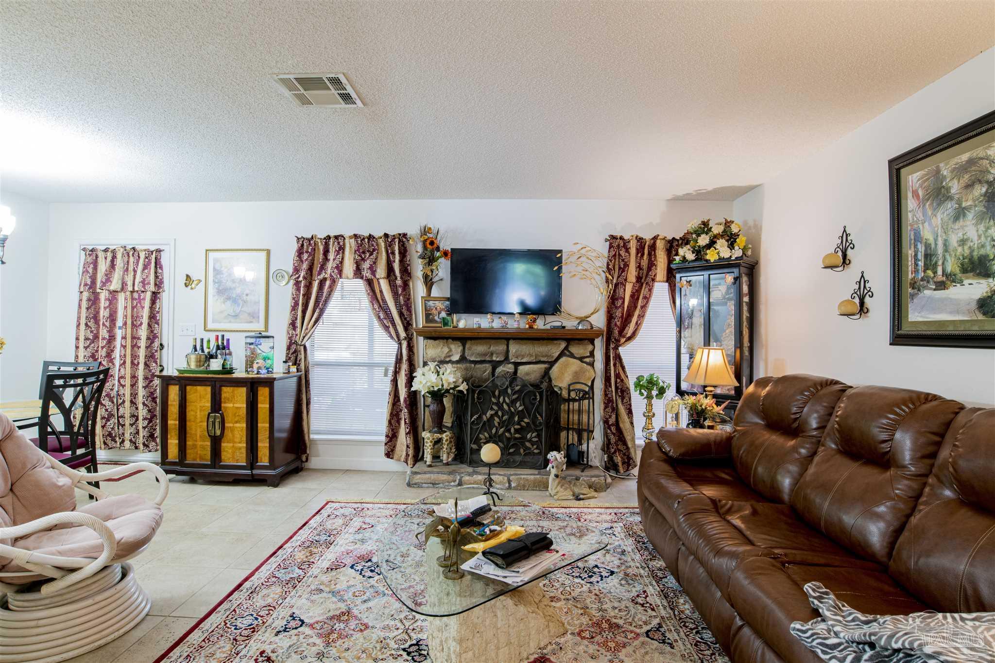 6073 Hilburn Road Pensacola, FL 32504 - Photo 6 of 22 Gallery Image 6