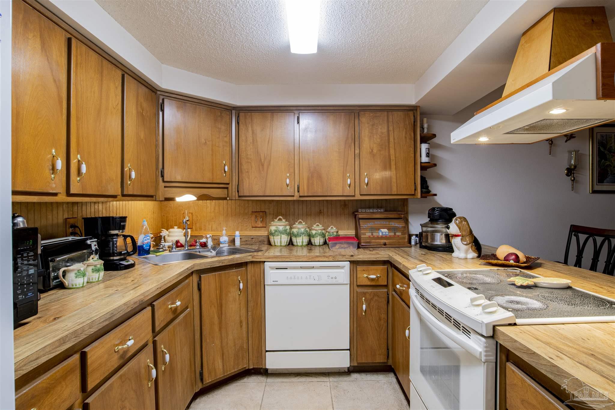 6073 Hilburn Road Pensacola, FL 32504 - Photo 8 of 22 Gallery Image 8