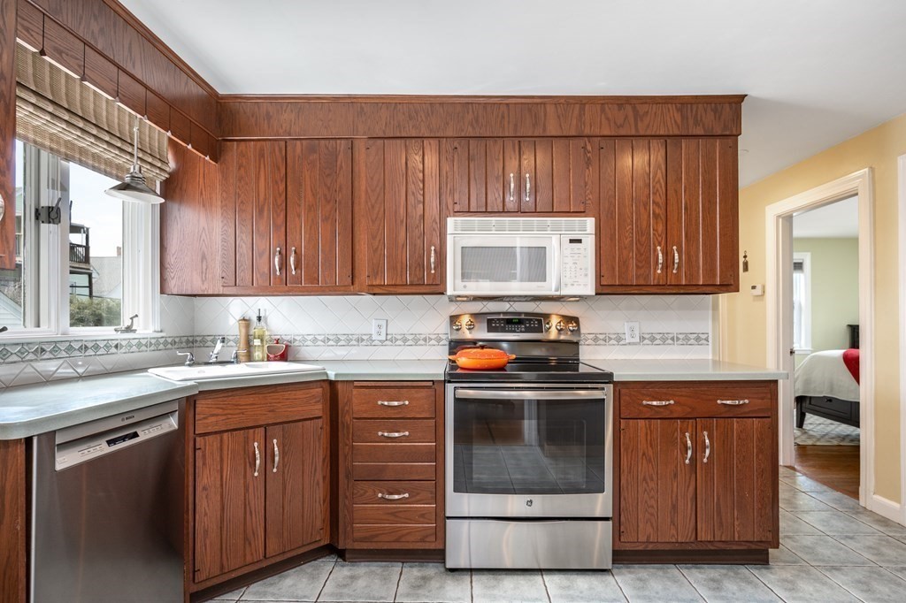 76 Greaton Road Boston, MA 02132 - Photo 7 of 20 Gallery Image 7