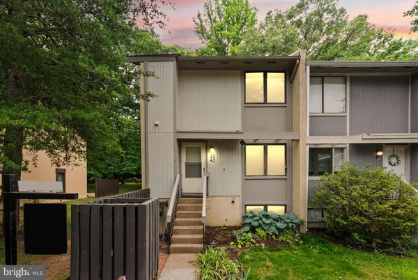 $525,000 | 2242 Cartwright Place, Reston, VA 20191