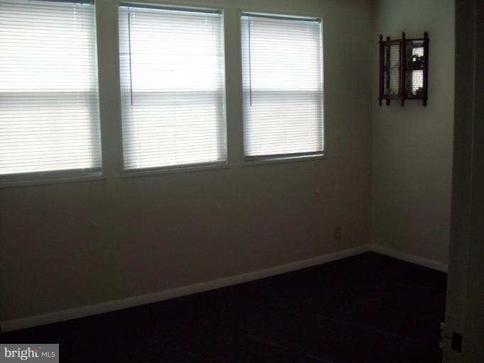 3015 Freeway Halethorpe, MD 21227 - Photo 6 of 6 Living Room