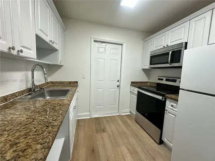 $1,995 | 1400 Northeast 56th Street, Unit 206, Fort Lauderdale, FL 33334