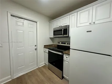 $1,995 | 1400 Northeast 56th Street, Unit 206, Fort Lauderdale, FL 33334
