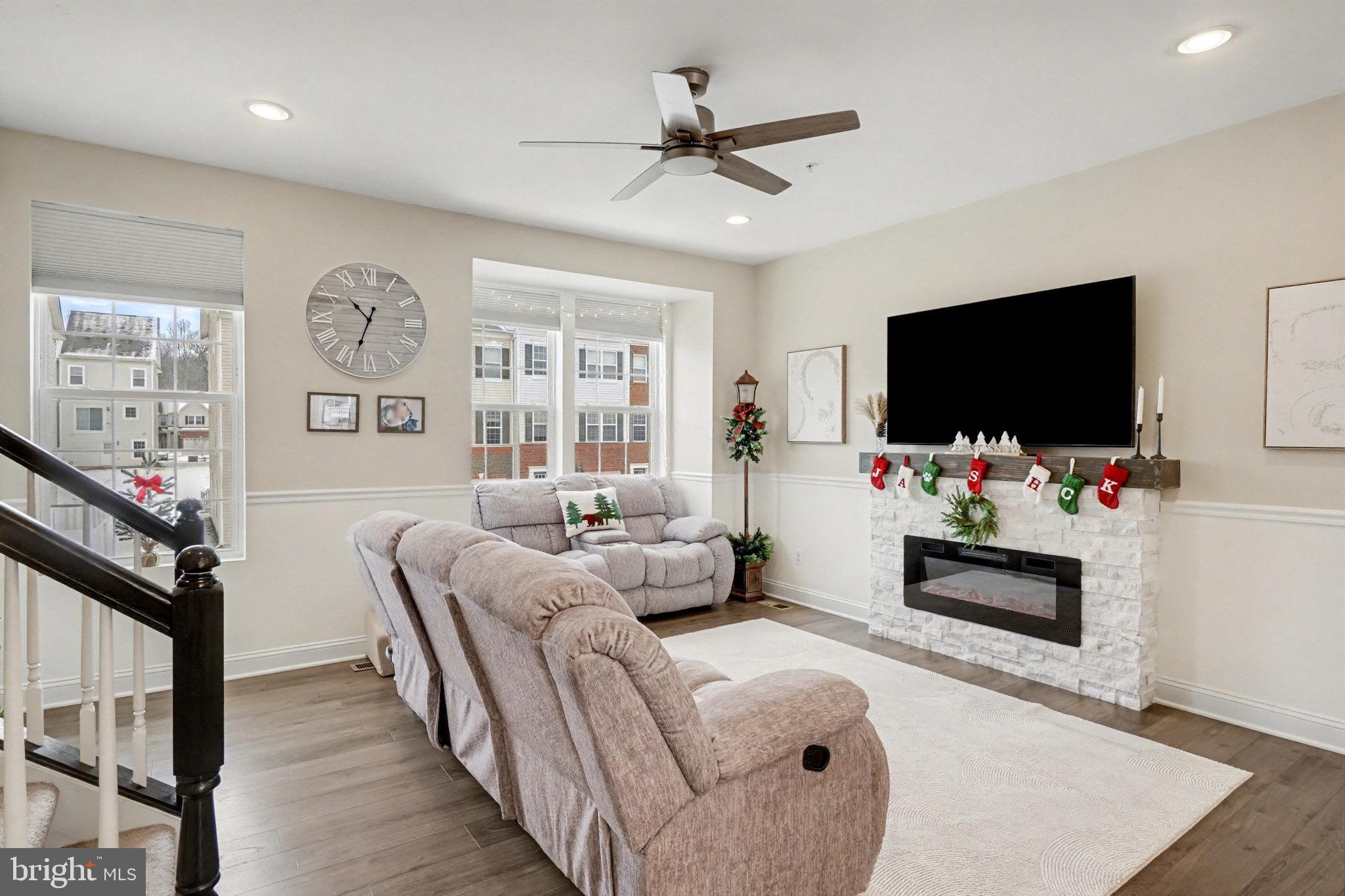 1225 Fenwick Road Aberdeen, MD 21001 - Photo 10 of 52 a living room with furniture and a flat screen tv