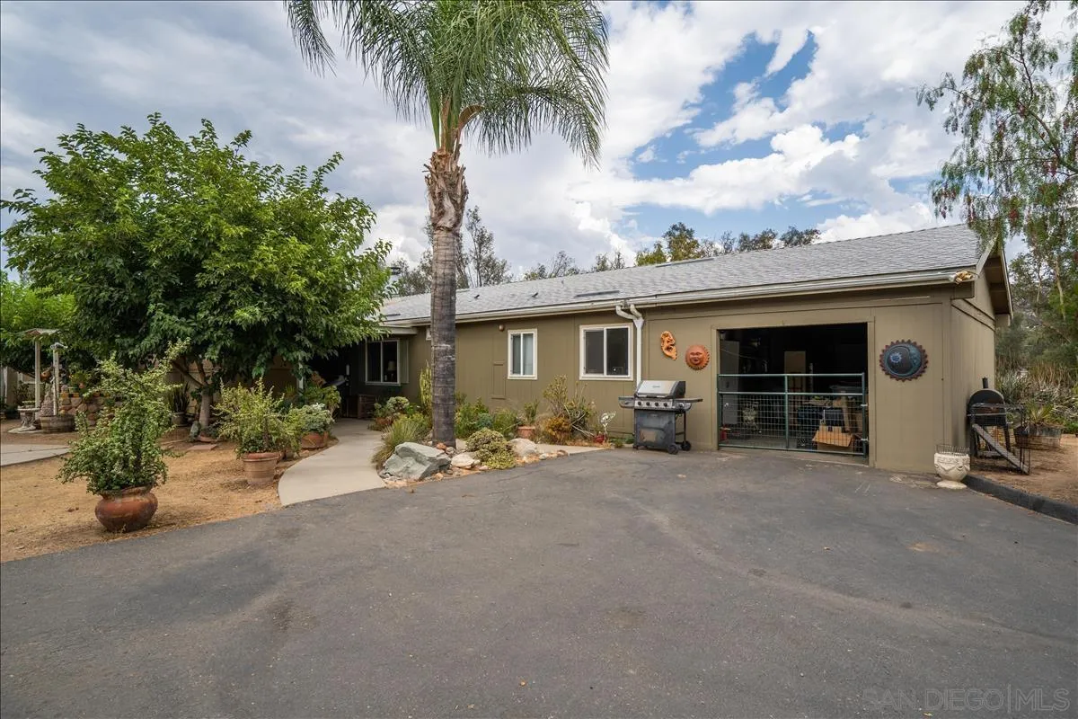 532 Pile Street Ramona, CA 92065 - Photo 5 of 46