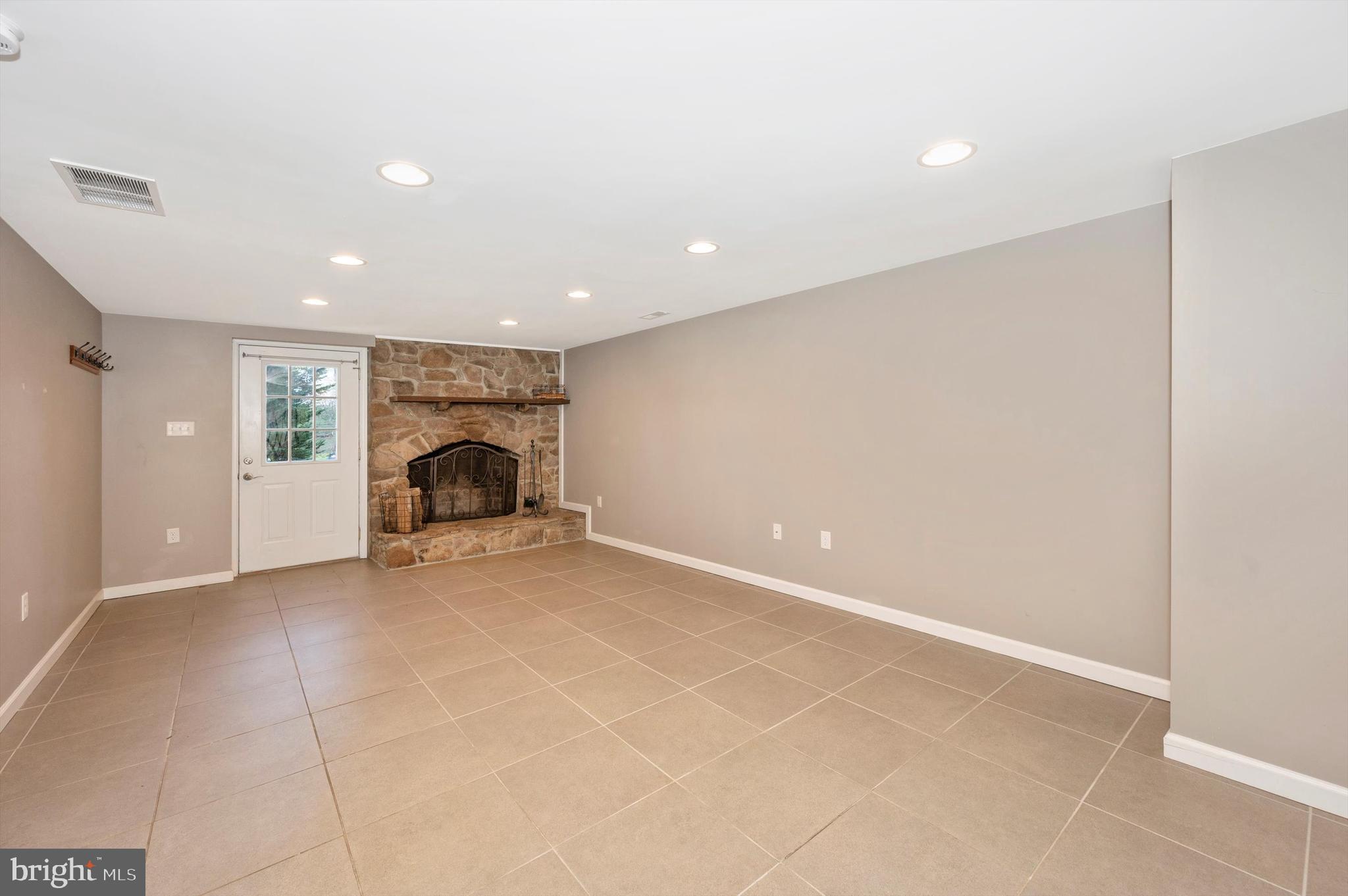 7202 Drought Spring Drive Frederick, MD 21702 - Photo 18 of 33 Lower level