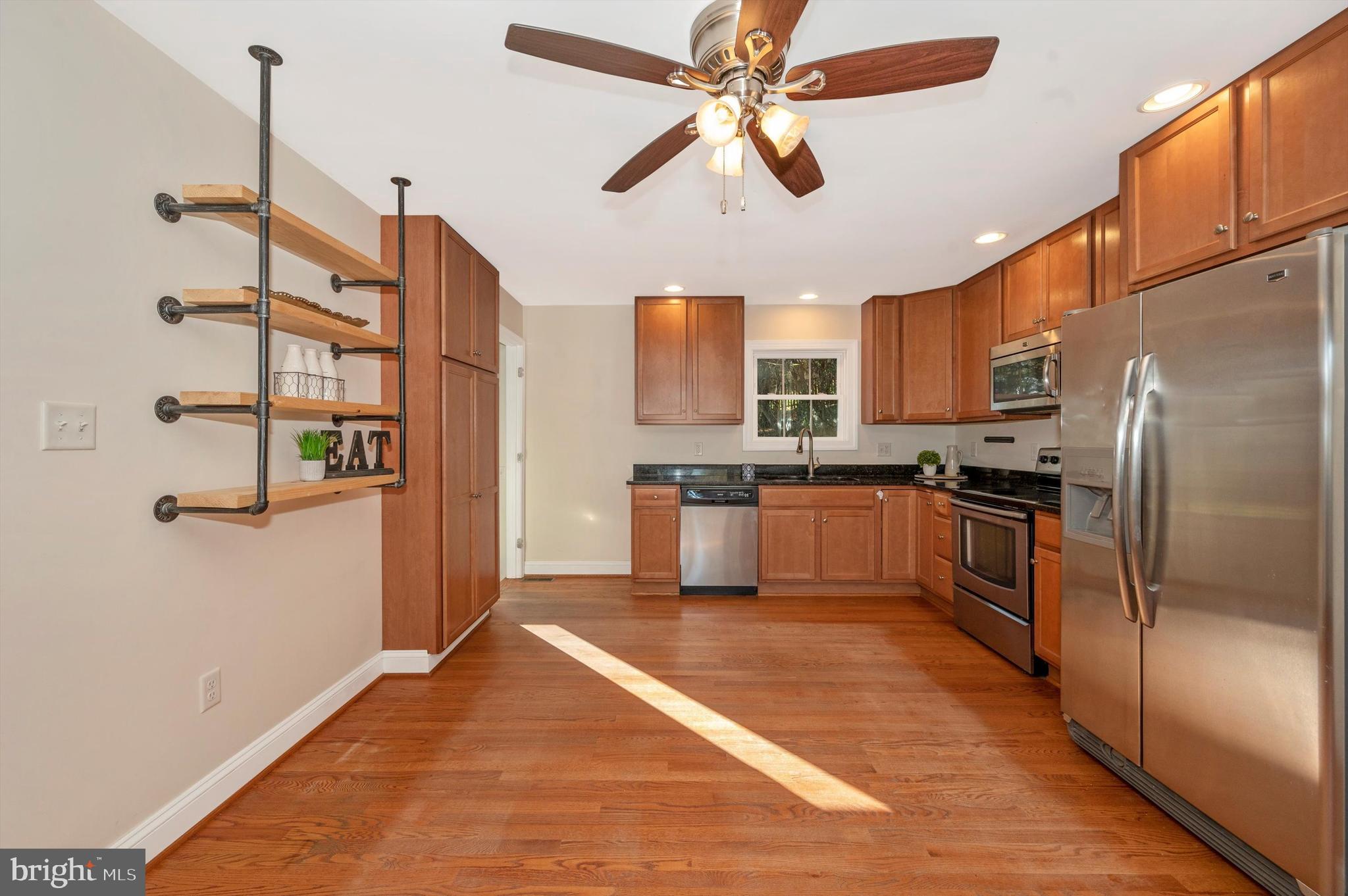 7202 Drought Spring Drive Frederick, MD 21702 - Photo 8 of 33 Kitchen