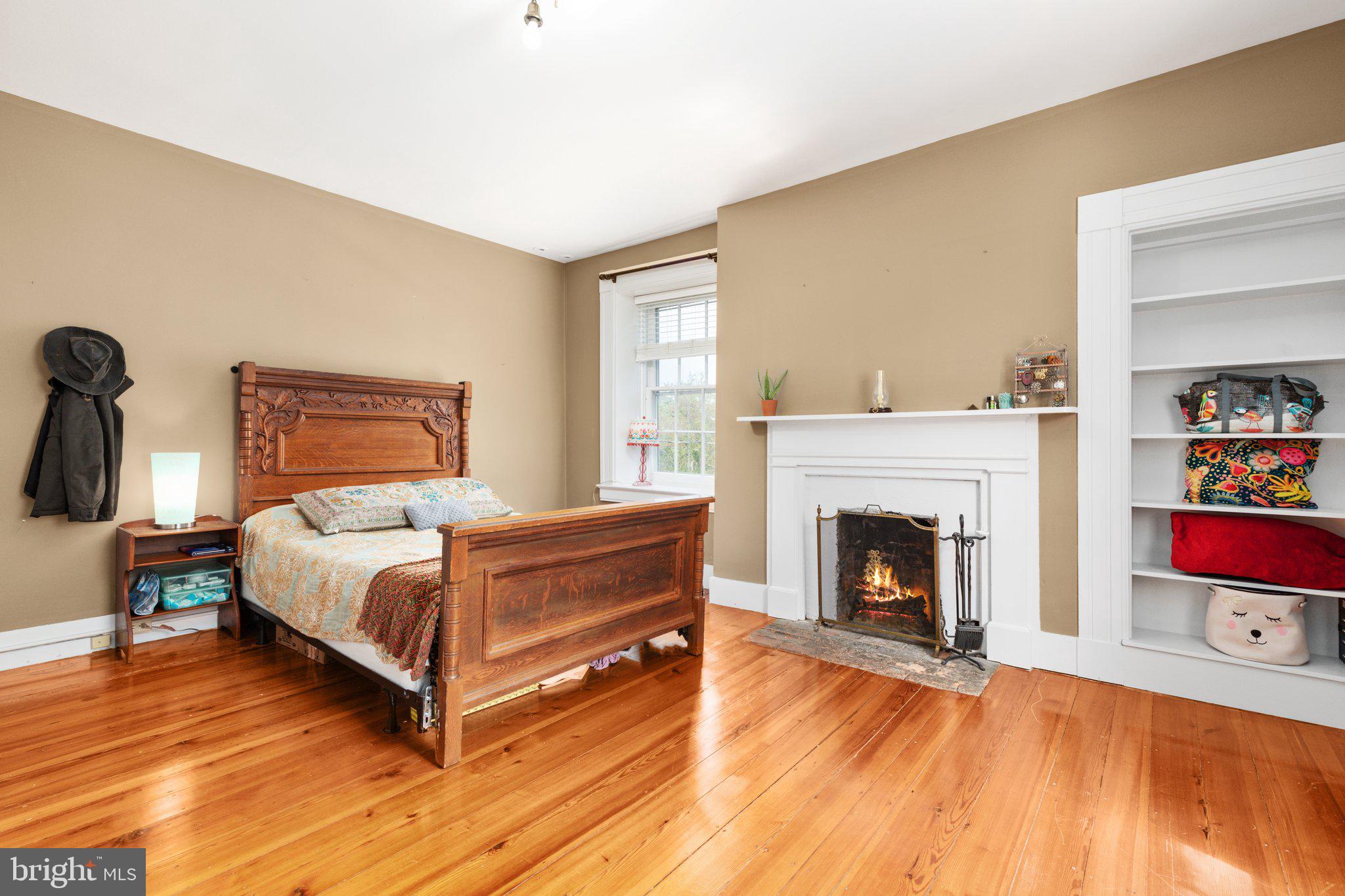 7252 Middle Road Middletown, VA 22645 - Photo 29 of 49 Bedroom 3 with built ins