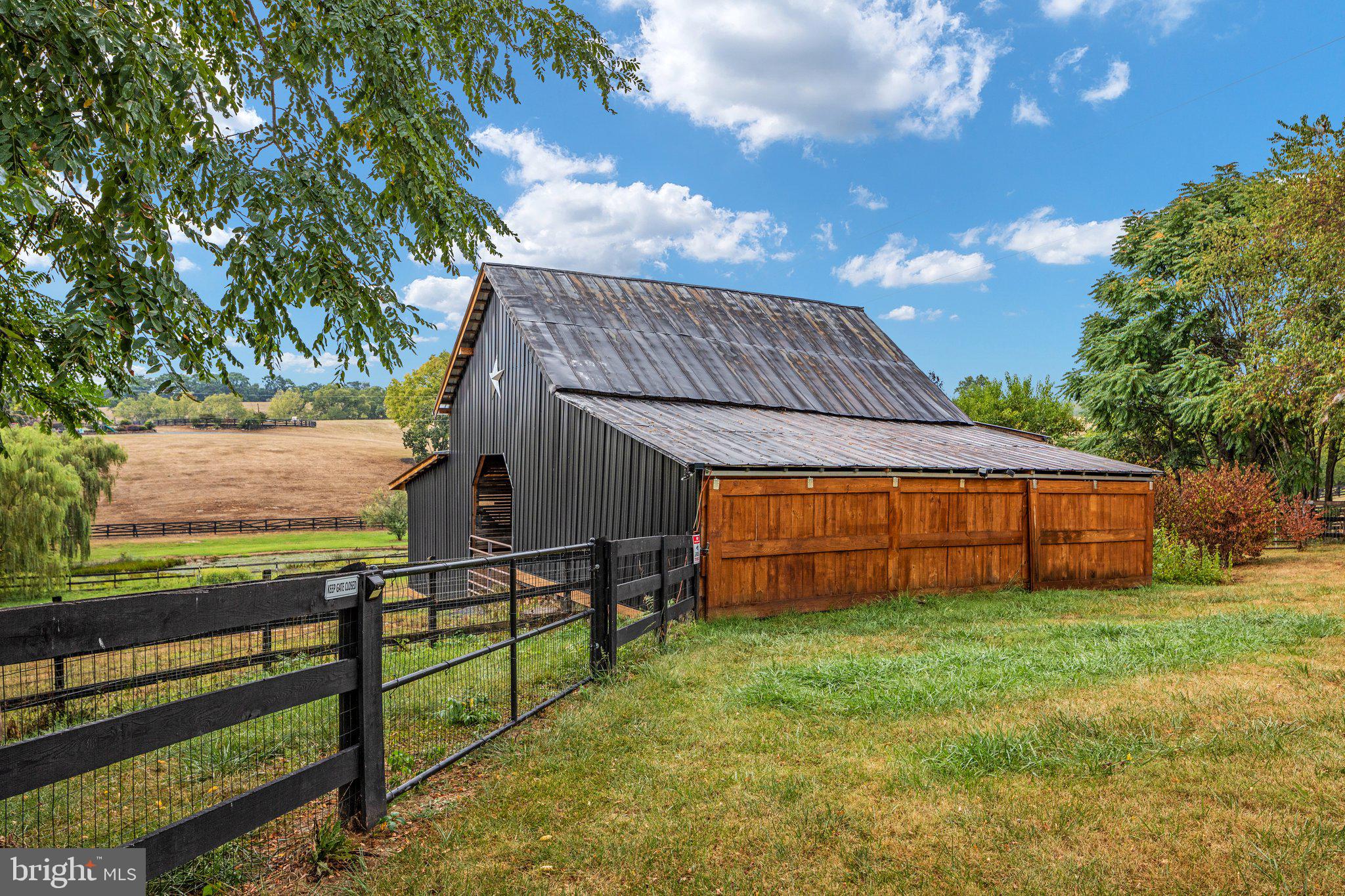 7252 Middle Road Middletown, VA 22645 - Photo 43 of 49 Barn