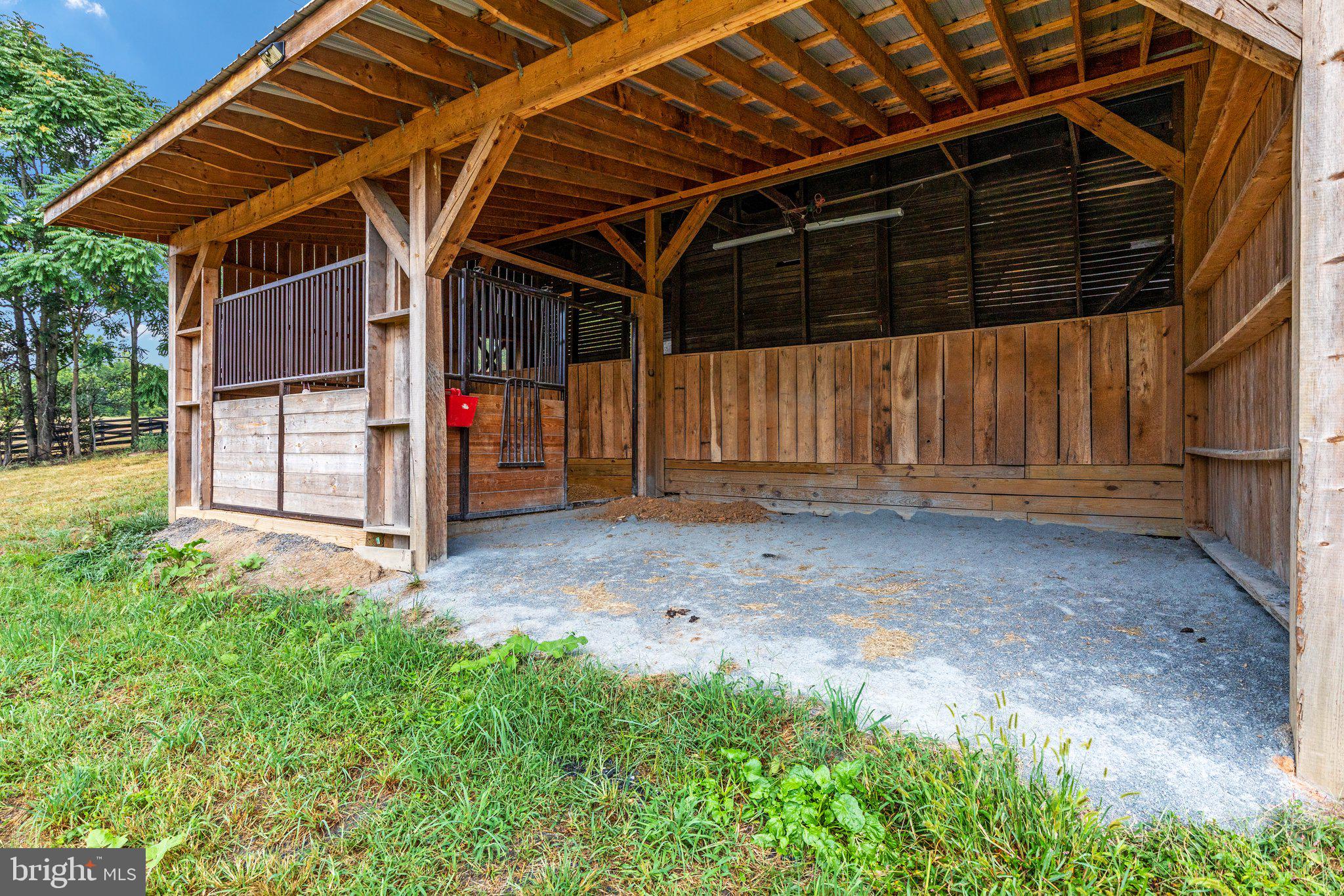 7252 Middle Road Middletown, VA 22645 - Photo 45 of 49 Barn