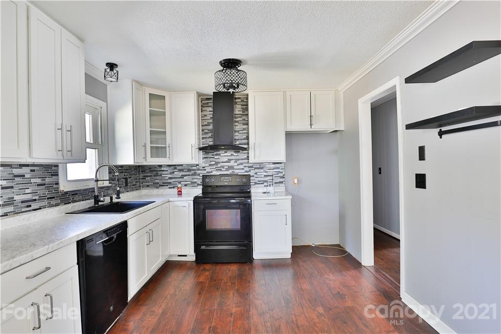 116 Richardson Road Dallas, NC 28034 - Photo 4 of 17 Gallery Image 4