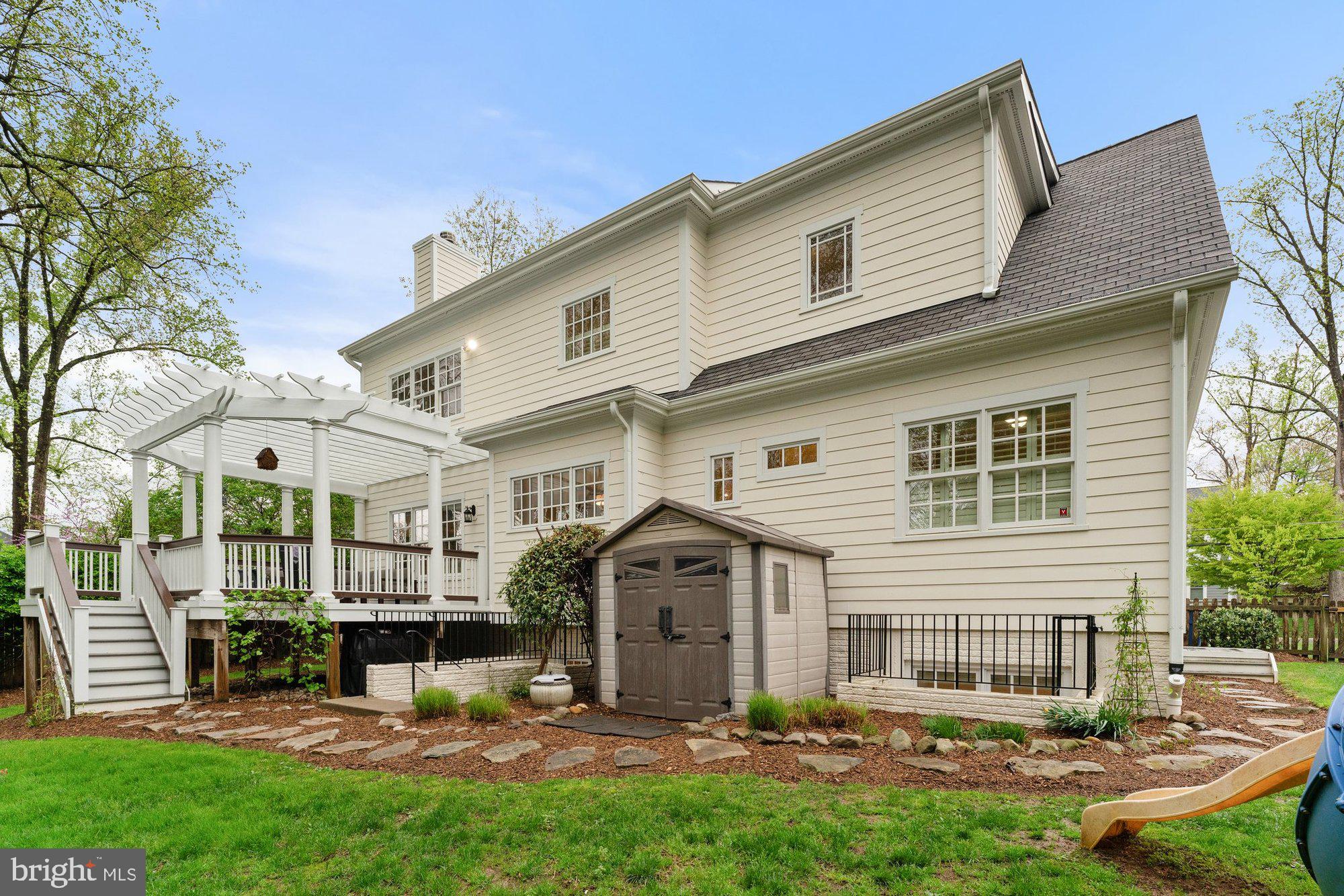 120 Tapawingo Road Southwest Vienna, VA 22180 - Photo 2 of 73 Gallery Image 2