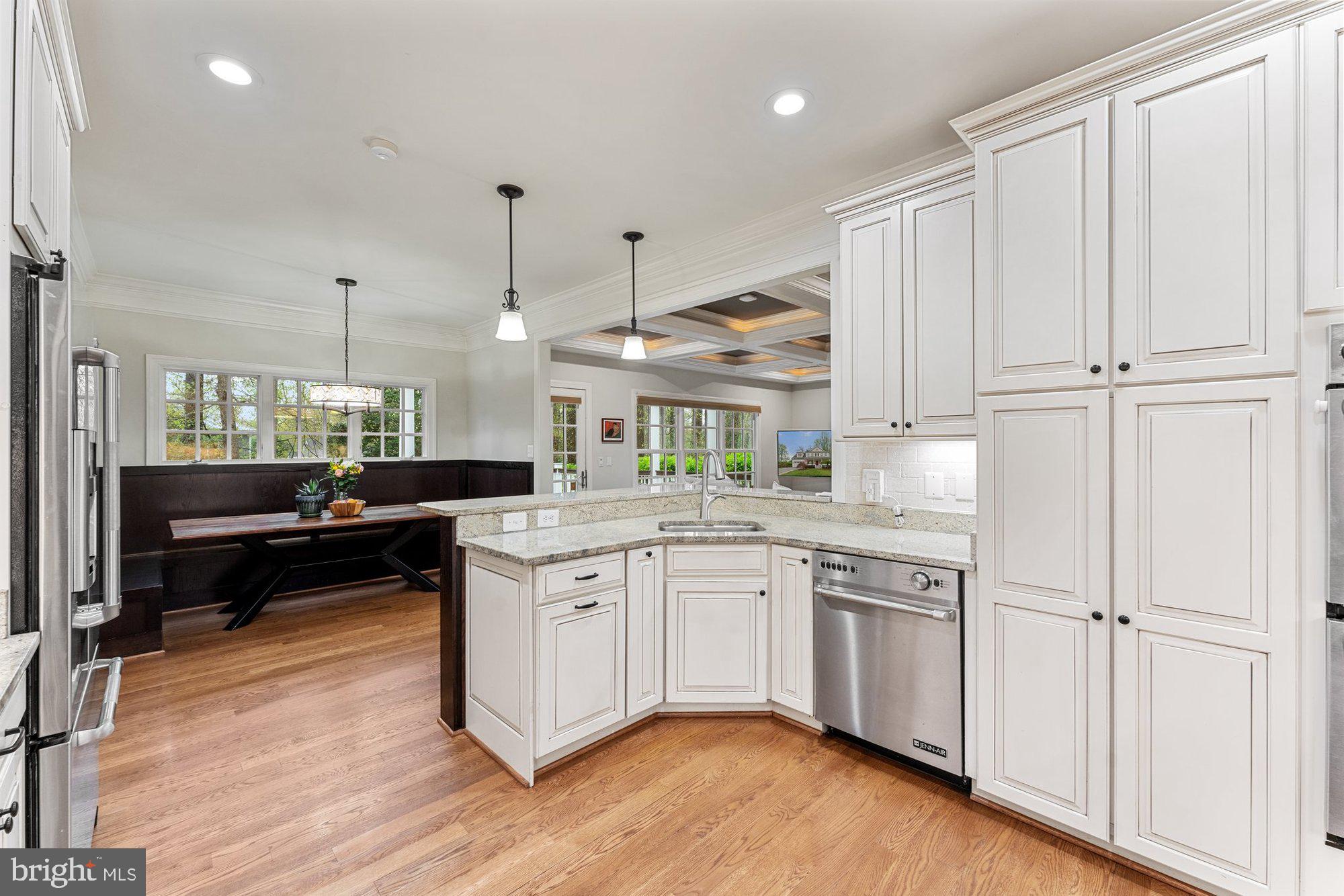 120 Tapawingo Road Southwest Vienna, VA 22180 - Photo 4 of 73 Gallery Image 4