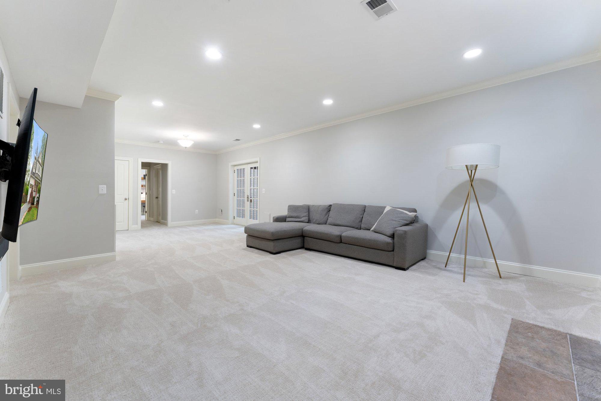 120 Tapawingo Road Southwest Vienna, VA 22180 - Photo 54 of 73 Gallery Image 54
