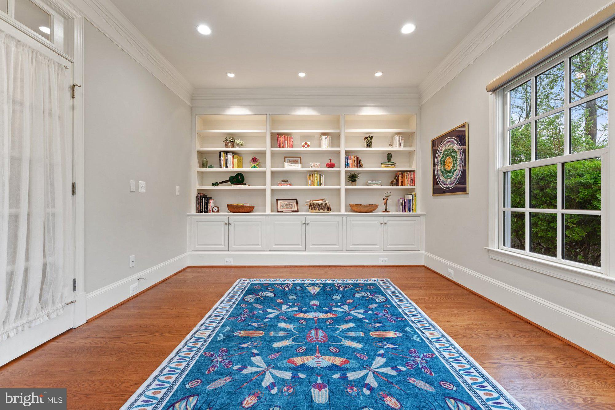 120 Tapawingo Road Southwest Vienna, VA 22180 - Photo 8 of 73 Gallery Image 8