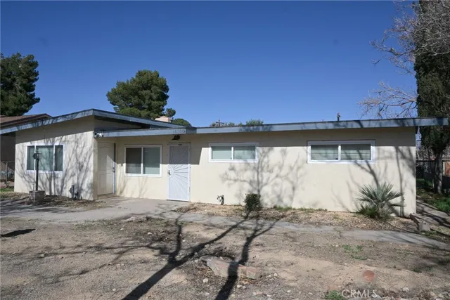 $350,000 | 16300 Live Oak Street, Hesperia, CA 92345