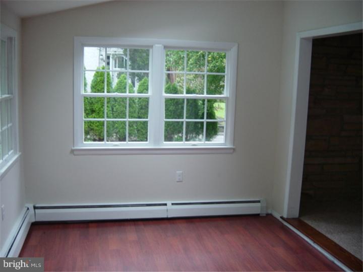 254 Saxer Avenue Springfield, PA 19064 - Photo 9 of 25 Sun Room
