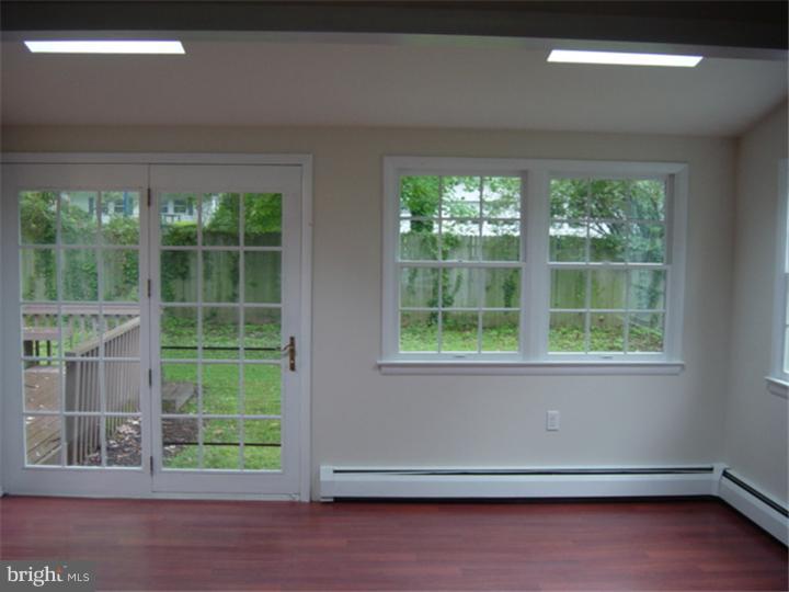 254 Saxer Avenue Springfield, PA 19064 - Photo 10 of 25 Sun Room