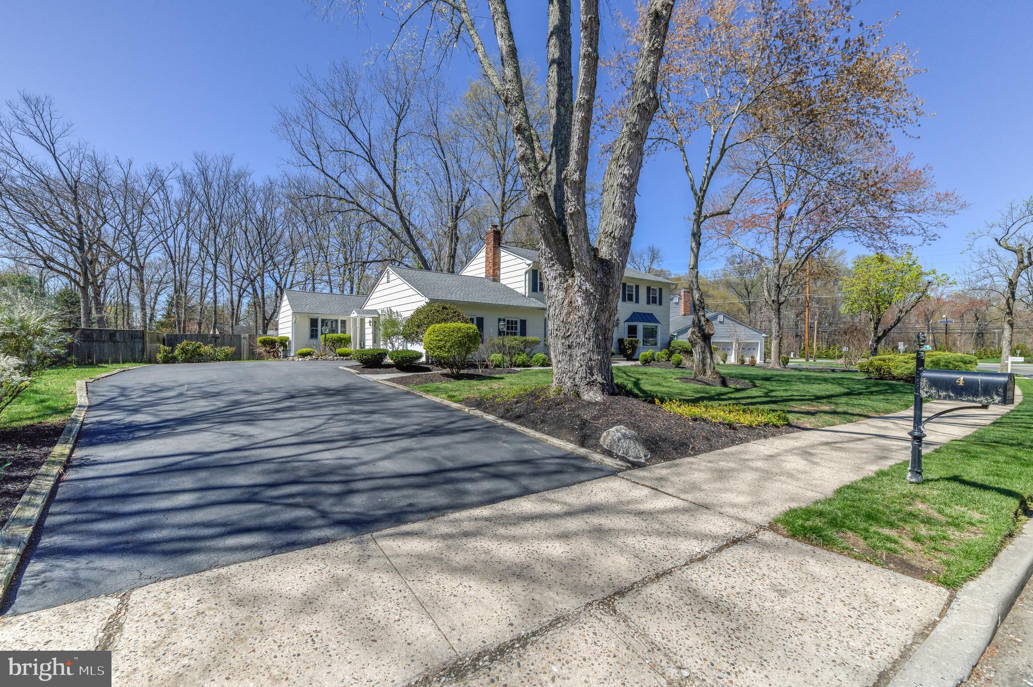 4 Hawk Drive Princeton Junction, NJ 08550 - Photo 3 of 45 Extra long & wide driveway