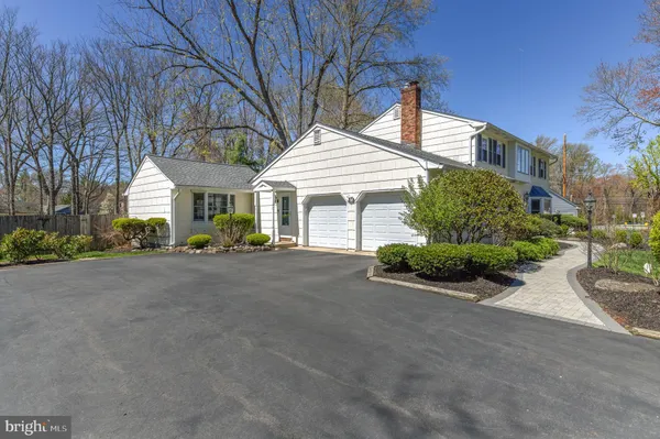$1,150,000 | 4 Hawk Drive, Princeton Junction, NJ 08550