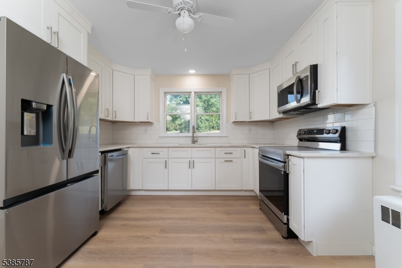 4 Lingert Avenue Clinton, NJ 08809 - Photo 12 of 43