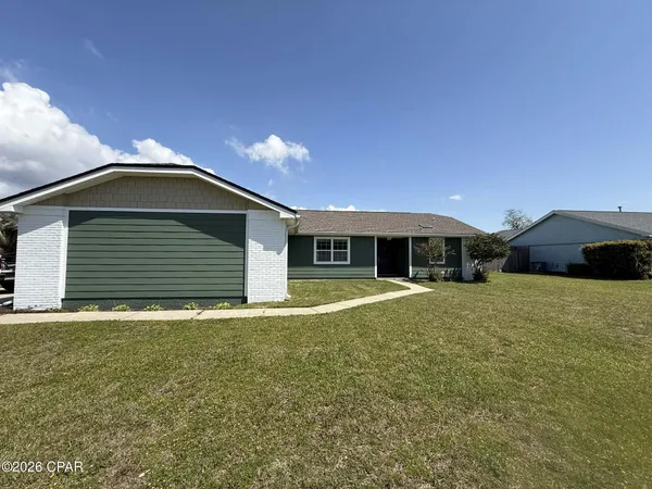 $2,400 | 101 Saratoga Place, Lynn Haven, FL 32444