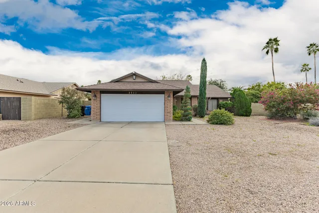 $485,000 | 3215 West Paradise Lane, Phoenix, AZ 85053