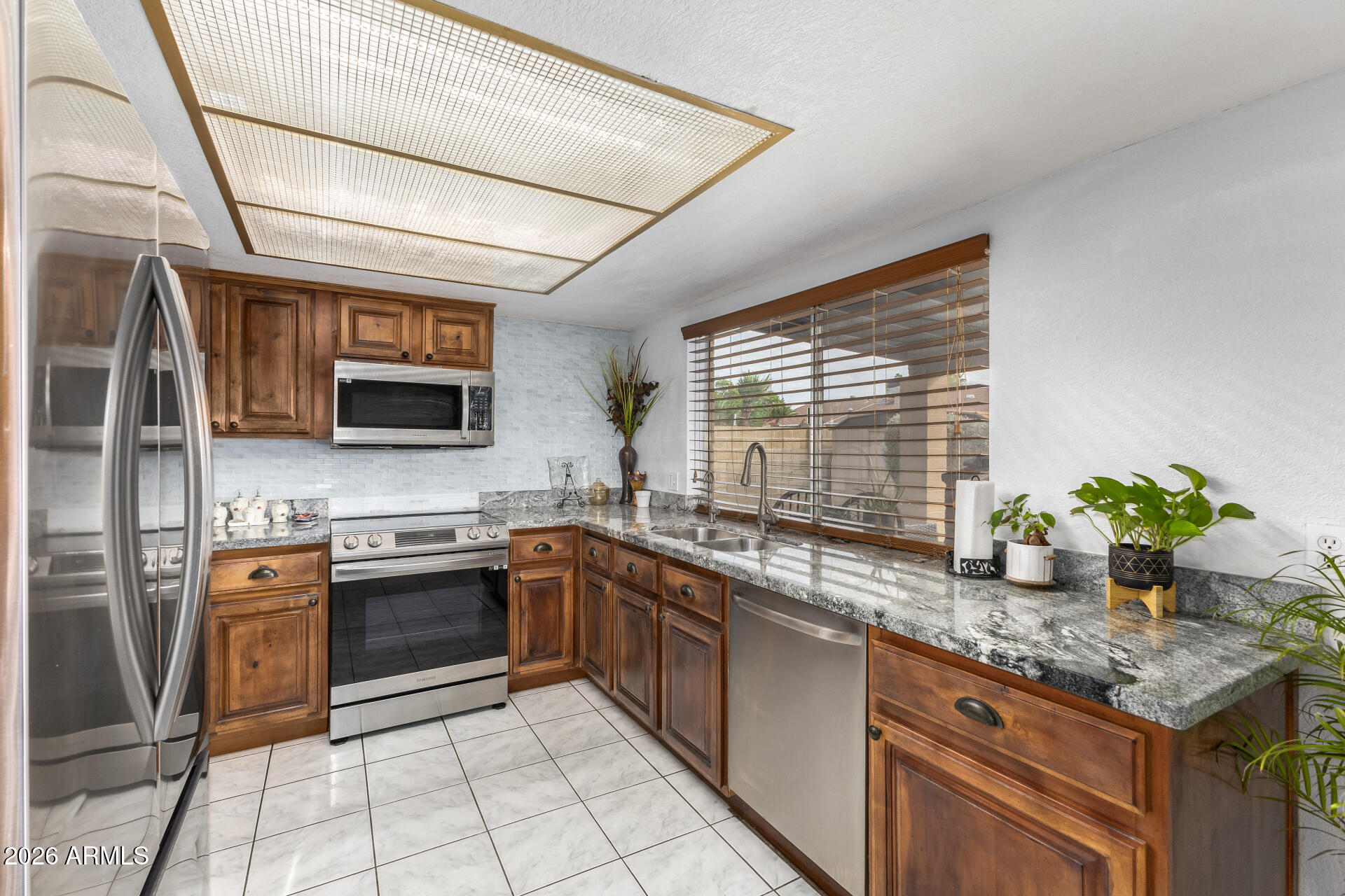 3215 West Paradise Lane Phoenix, AZ 85053 - Photo 11 of 34 11 - Paradise