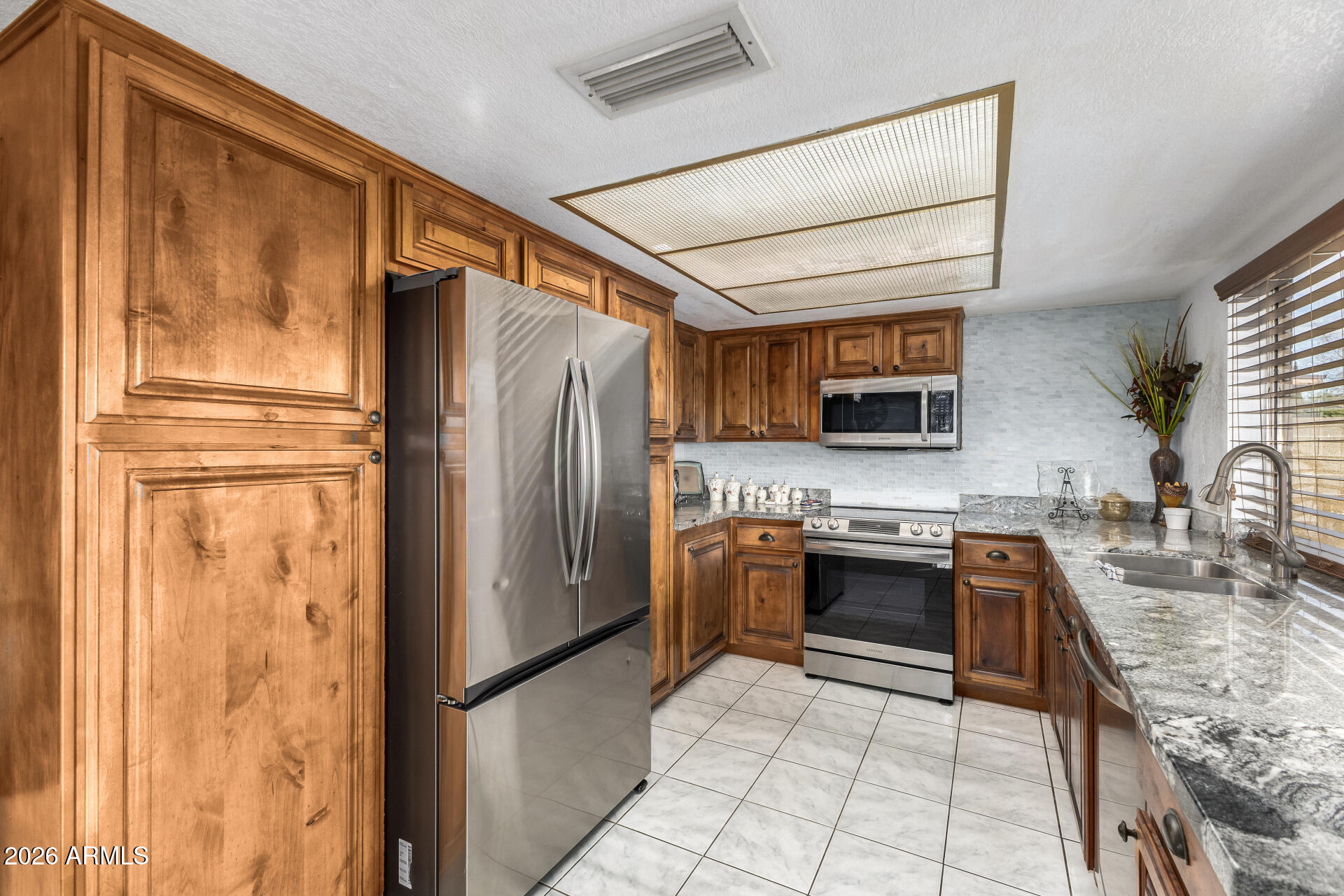 3215 West Paradise Lane Phoenix, AZ 85053 - Photo 12 of 34 12 - Paradise