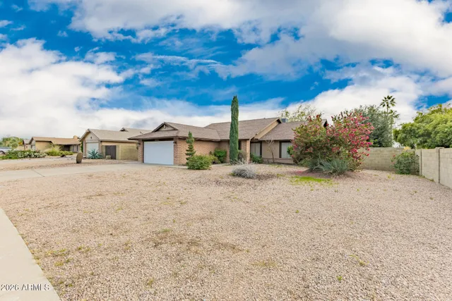 $485,000 | 3215 West Paradise Lane, Phoenix, AZ 85053