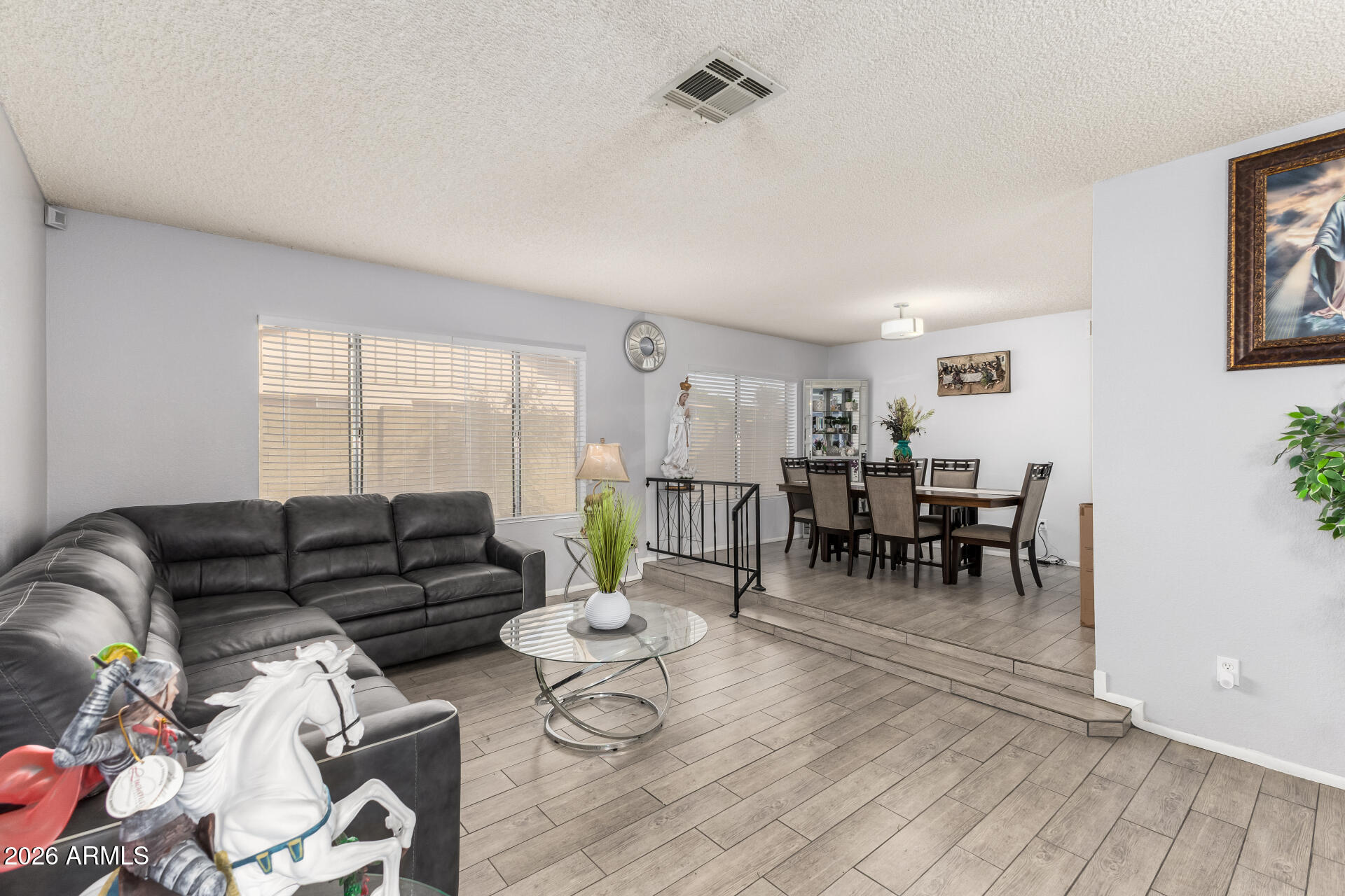 3215 West Paradise Lane Phoenix, AZ 85053 - Photo 4 of 34 07 - Paradise