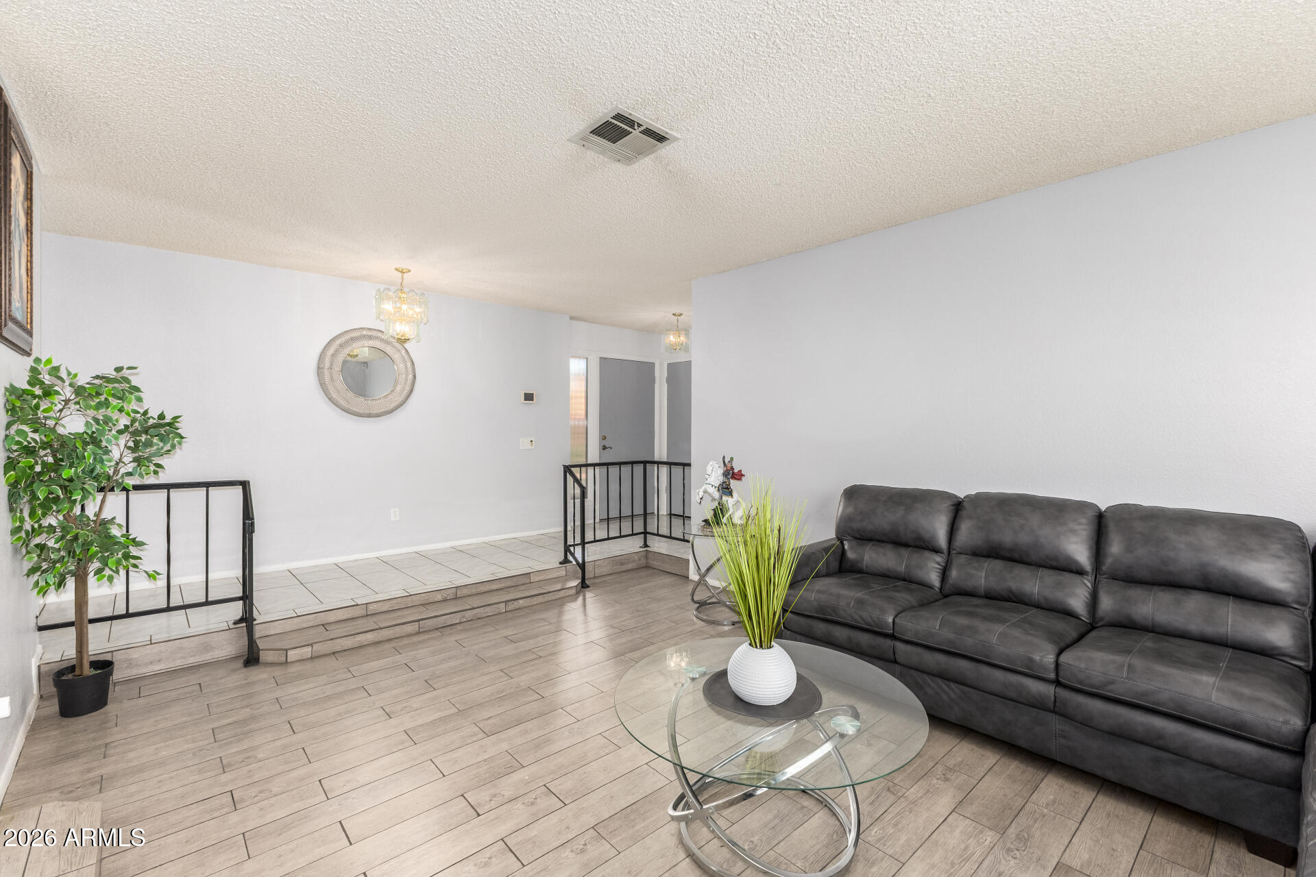 3215 West Paradise Lane Phoenix, AZ 85053 - Photo 5 of 34 08 - Paradise