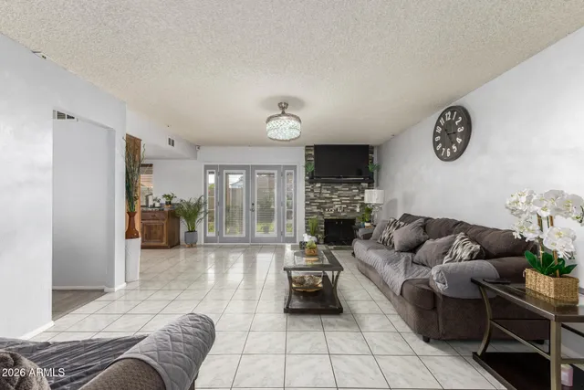 $485,000 | 3215 West Paradise Lane, Phoenix, AZ 85053