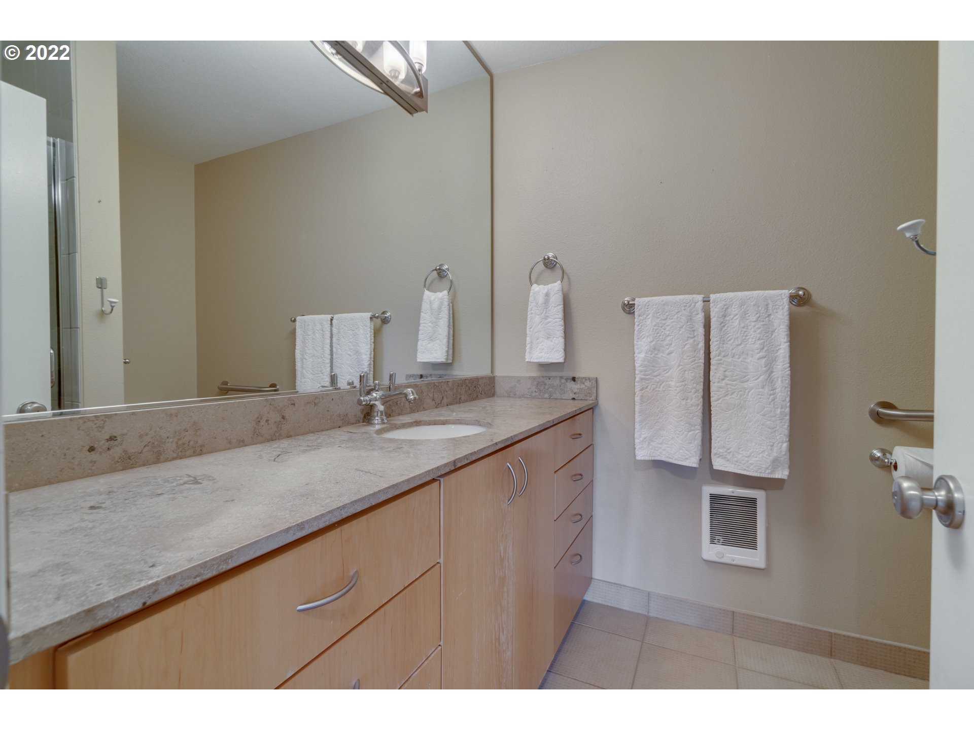 200 Southwest Burnham Road, Unit 405 Lake Oswego, OR 97034 - Photo 15 of 30 Gallery Image 15