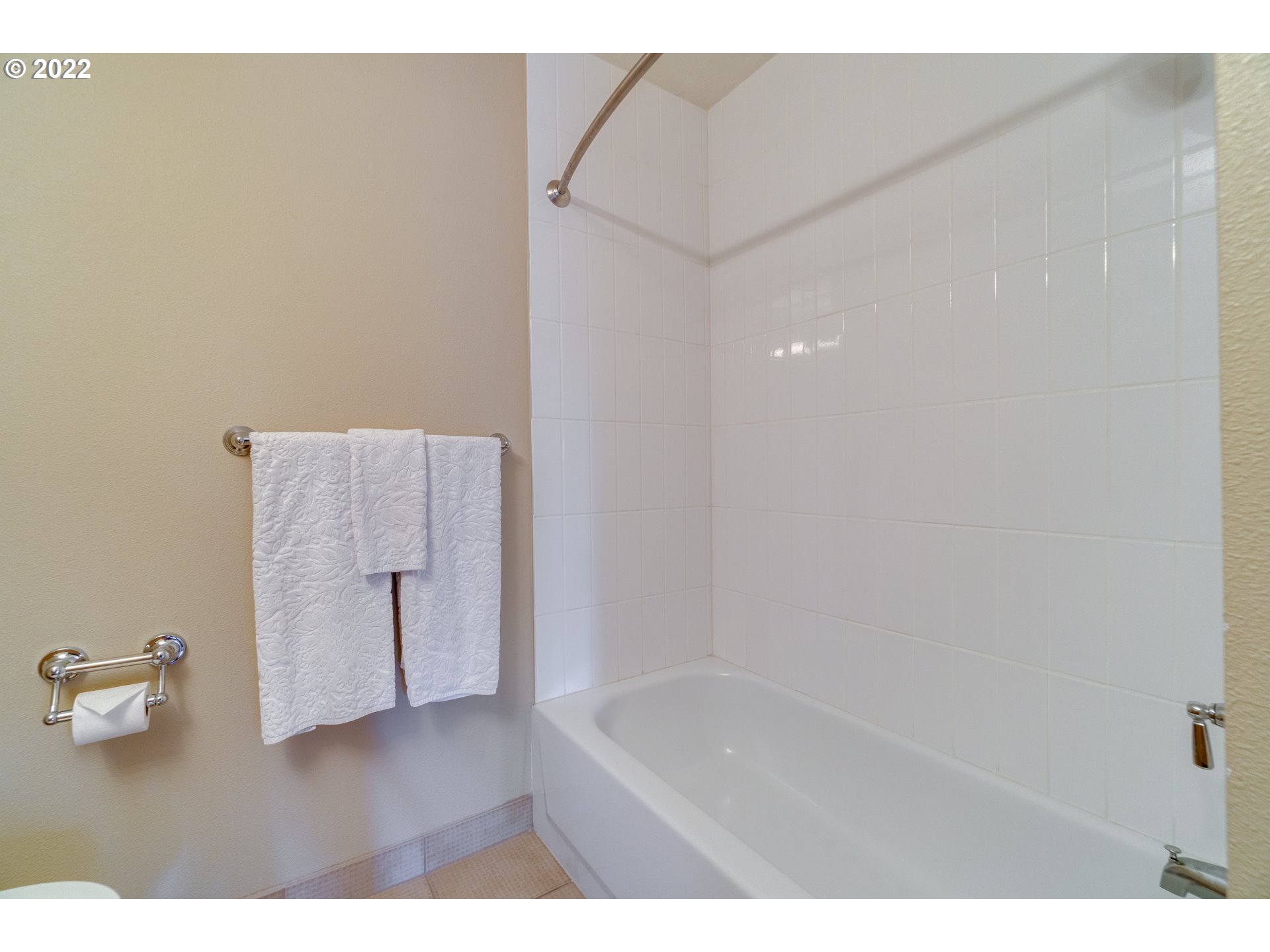 200 Southwest Burnham Road, Unit 405 Lake Oswego, OR 97034 - Photo 19 of 30 Gallery Image 19