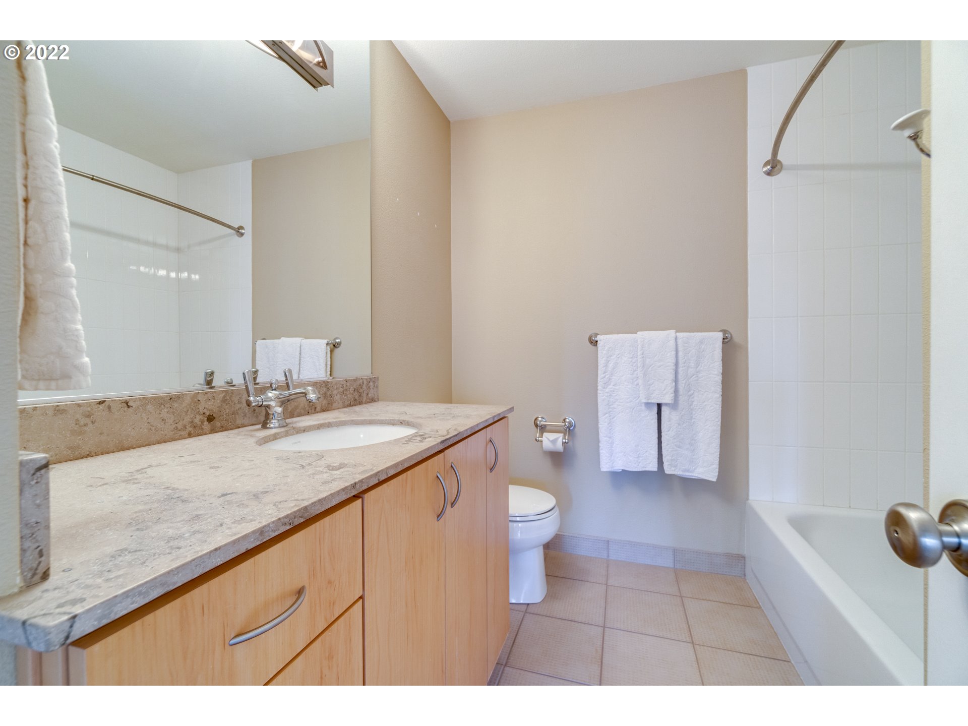 200 Southwest Burnham Road, Unit 405 Lake Oswego, OR 97034 - Photo 20 of 30 Gallery Image 20