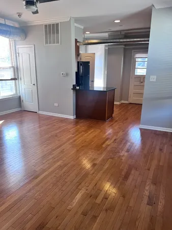 $2,000 | 20 West Hinsdale Avenue, Unit 1, Hinsdale, IL 60521