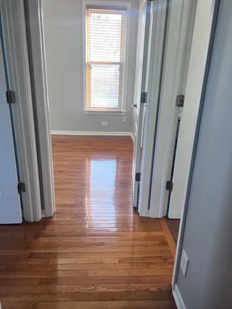 $2,000 | 20 West Hinsdale Avenue, Unit 1, Hinsdale, IL 60521