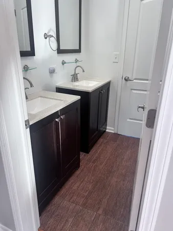 $2,000 | 20 West Hinsdale Avenue, Unit 1, Hinsdale, IL 60521