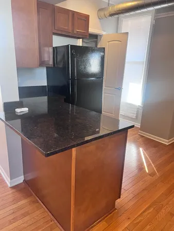 $2,000 | 20 West Hinsdale Avenue, Unit 1, Hinsdale, IL 60521