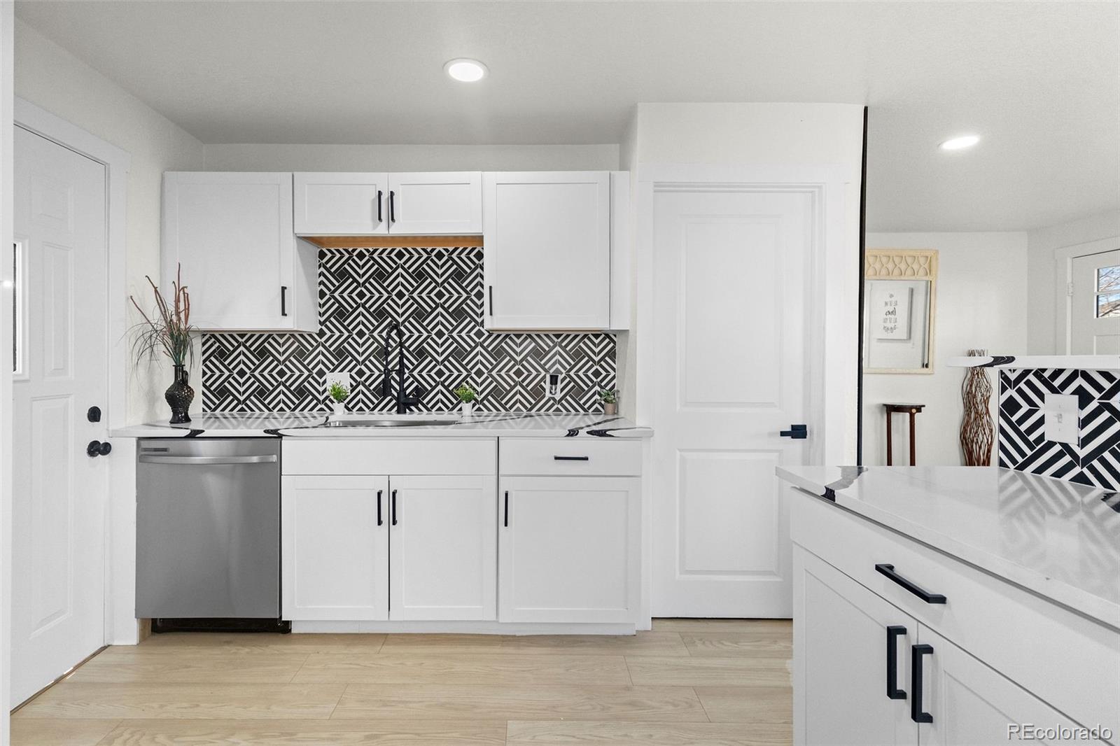 4822 Bryant Street Denver, CO 80221 - Photo 8 of 33