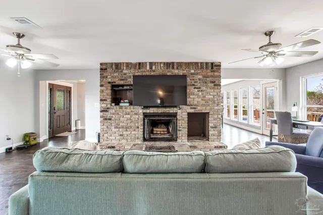 $599,000 | 412 Deer Point Drive, Gulf Breeze, FL 32561